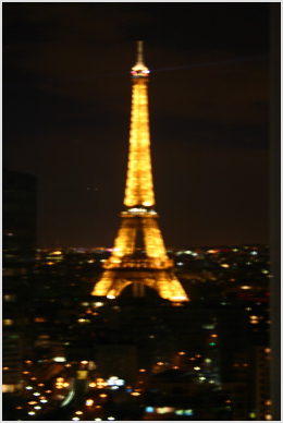 la Tour Eiffel a nuit